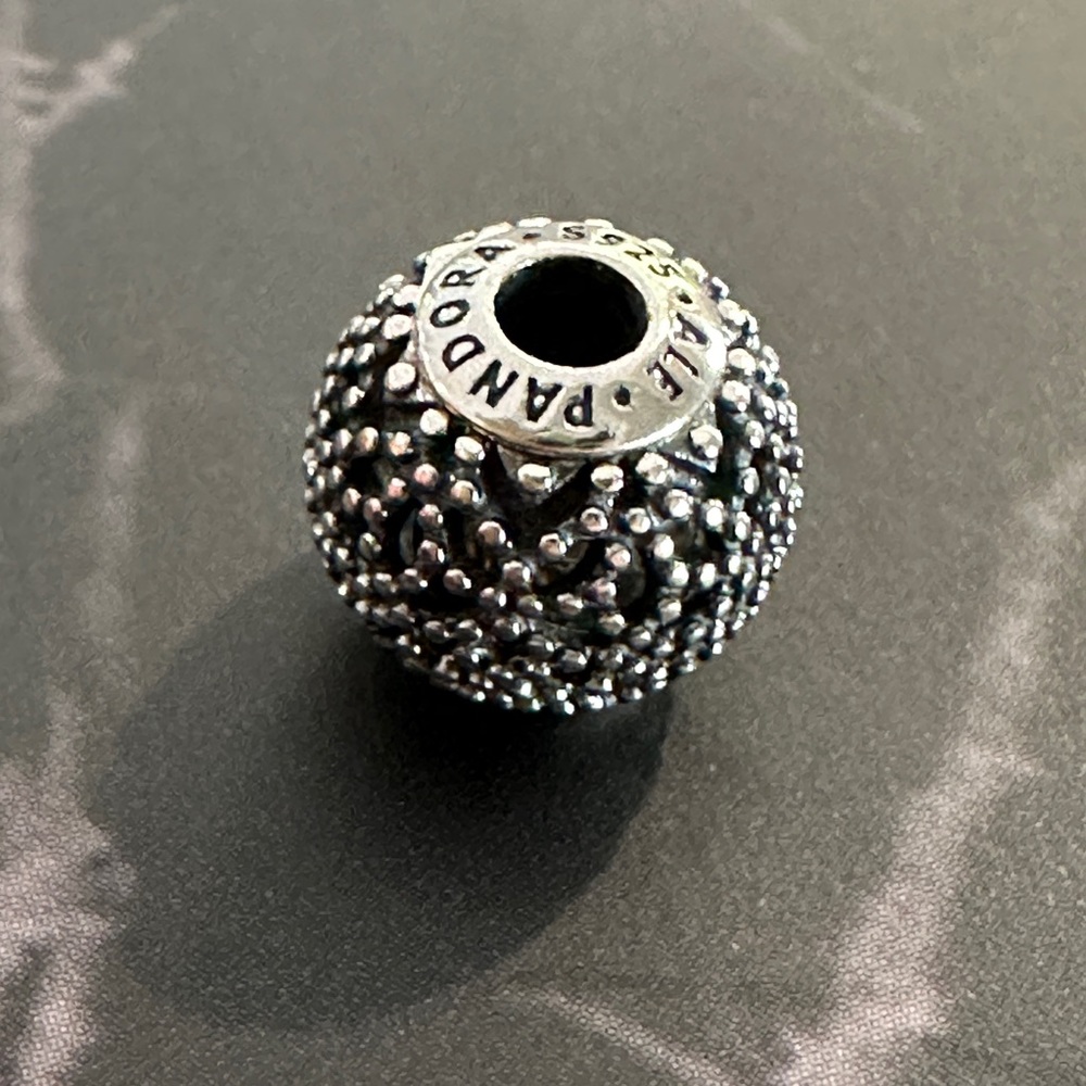 Pandora Essence ‘Wellness’ Charm
